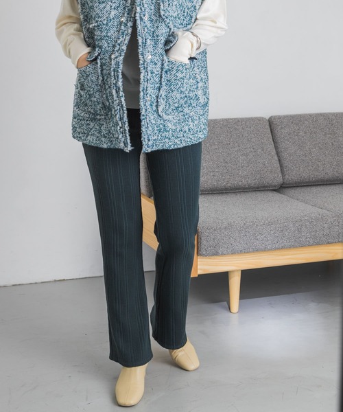 URBAN RESEARCH(アーバンリサーチ)の「セミフレアリブカットパンツ(その他パンツ・レディース・ブラック/グリーン/モカ・FREE)」の11枚目の写真