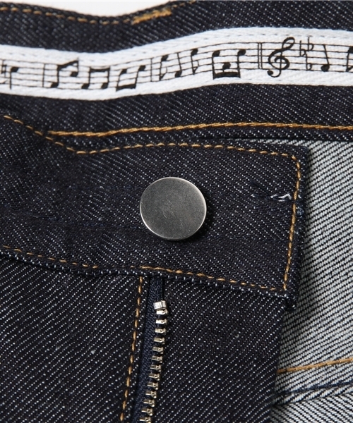 n(n) BY NUMBER (N)INE（エヌエヌバイナンバーナイン）の「テーパードパンツ＿ストレッチデニム(リジット)（デニムパンツ・メンズ・ブラック/ブルー/オフホワイト・3×30/2×32/5×30/3×32/4×32/2×30/5×32/4×30）」の4枚目の写真