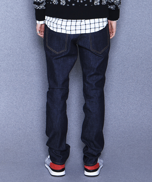 n(n) BY NUMBER (N)INE（エヌエヌバイナンバーナイン）の「テーパードパンツ＿ストレッチデニム(リジット)（デニムパンツ・メンズ・ブラック/ブルー/オフホワイト・3×30/2×32/5×30/3×32/4×32/2×30/5×32/4×30）」の8枚目の写真