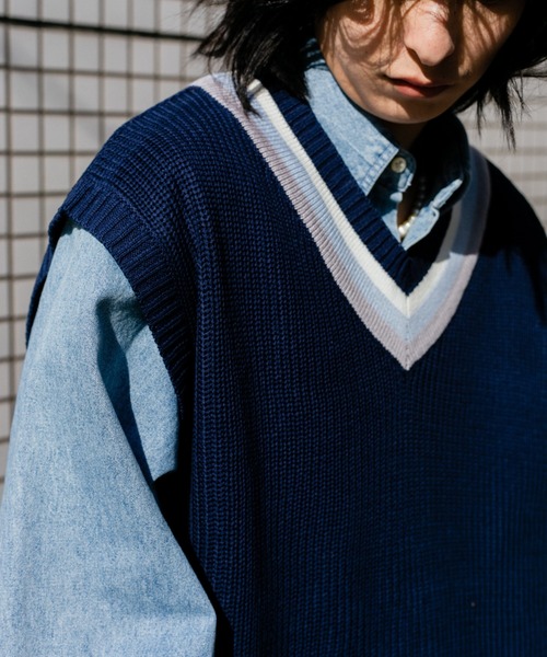 BROKEN BASE(ブロークンベース)の「チルデンVネックベスト(ベスト・メンズ・オフホワイト/ネイビー・MEDIUM/LARGE)」の18枚目の写真