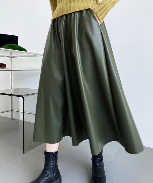 Leja(レジャ)の「【LEJA】ウエストゴムフェイクレザーミディフレアスカート(スカート・レディース・グリーン/モカ/ブラック・FREE)」の13枚目の写真