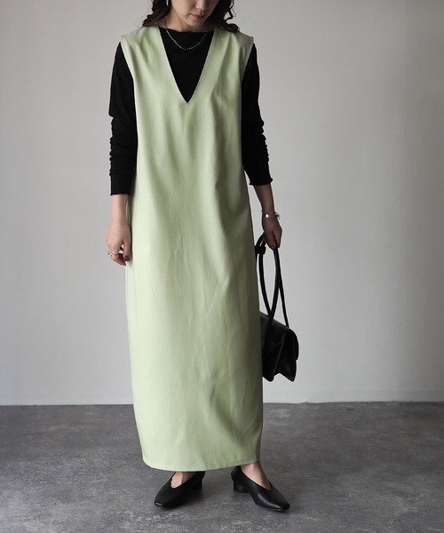 Riberry（リベリー）の「Vネックジャンパースカート（ジャンパースカート・レディース・ブラウン/ライトベージュ/グリーン・MEDIUM）」の16枚目の写真