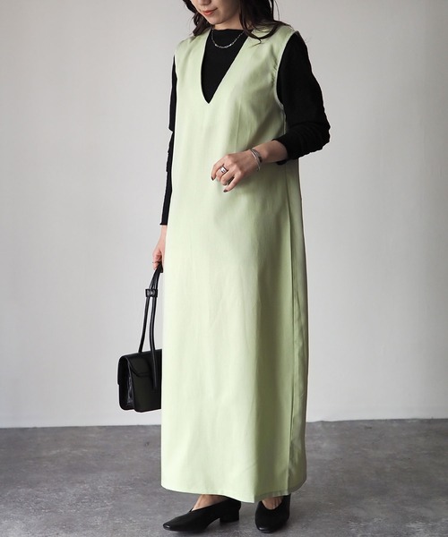 Riberry（リベリー）の「Vネックジャンパースカート（ジャンパースカート・レディース・ブラウン/ライトベージュ/グリーン・MEDIUM）」の4枚目の写真