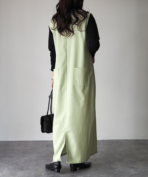 Riberry（リベリー）の「Vネックジャンパースカート（ジャンパースカート・レディース・ブラウン/ライトベージュ/グリーン・MEDIUM）」の7枚目の写真