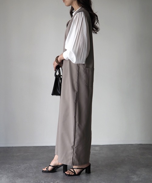 Riberry（リベリー）の「Vネックジャンパースカート（ジャンパースカート・レディース・ブラウン/ライトベージュ/グリーン・MEDIUM）」の12枚目の写真