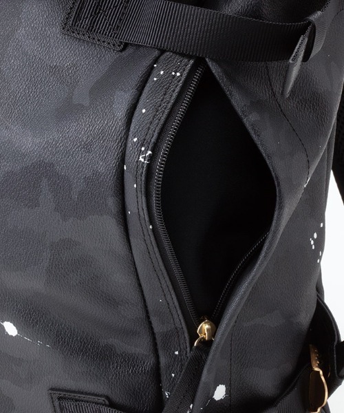 GENTIL BANDIT（ジャンティバンティ）の「GENTIL BANDIT（ジャンティバンティ）ロールトップバックパック（バックパック/リュック・メンズ・チャコール・FREE）」の9枚目の写真