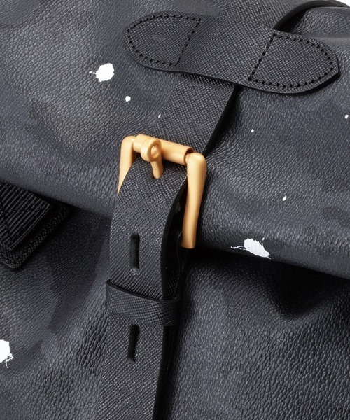 GENTIL BANDIT（ジャンティバンティ）の「GENTIL BANDIT（ジャンティバンティ）ロールトップバックパック（バックパック/リュック・メンズ・チャコール・FREE）」の10枚目の写真