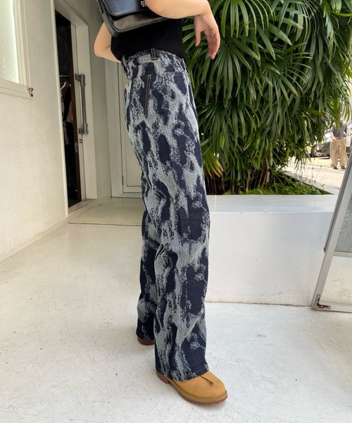 WHO'S WHO gallery（フーズフーギャラリー）の「モチーフデニム（デニムパンツ・レディース・ブルー/サックスブルー・FREE）」の6枚目の写真