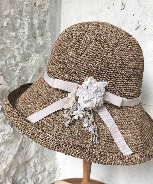 m.soeur（エムスール）の「ライラックとレースのペーパーハット＊コサージュ付き（ハット・レディース・ブラウン・FREE）」の5枚目の写真