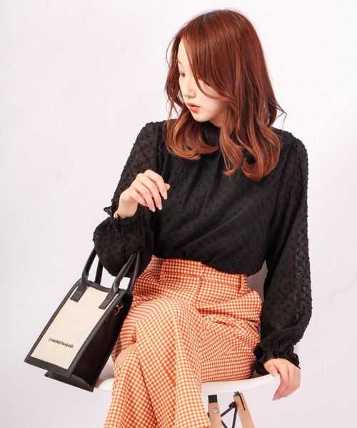 Brownie(ブラウニー)の「Brownie ハニカムプリーツ 衿ギャザーブラウス(シャツ/ブラウス・レディース・ブラック/イエロー/アイボリー・FREE)」の16枚目の写真