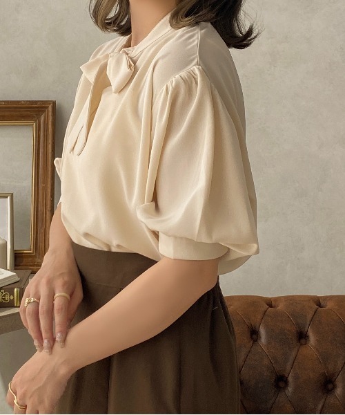 apres jour clair(アプレジュールクレア)の「【apres jour clair】 2WAY袖ボリュームブラウス【ZOZOTOWN限定アイテム】(シャツ/ブラウス・レディース・ブラック/ベージュ/アイボリー・X-LARGE/フリー)」の2枚目の写真