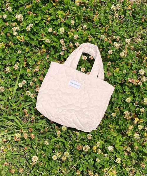 AS KNOW AS plus(アズノゥアズプラス)の「お花 キルティングバッグ(トートバッグ・レディース・ピンク/イエロー/ブルー/アイボリー/レモンイエロー/グリーン系/ピンク系/イエロー系/ホワイト・FREE)」の12枚目の写真