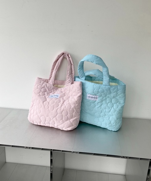 AS KNOW AS plus(アズノゥアズプラス)の「お花 キルティングバッグ(トートバッグ・レディース・ピンク/イエロー/ブルー/アイボリー/レモンイエロー/グリーン系/ピンク系/イエロー系/ホワイト・FREE)」の18枚目の写真