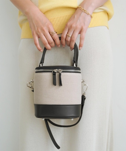 titivate（ティティベイト）の「2wayｷｬﾝﾊﾞｽﾐﾆﾊﾞｯｸﾞ（ハンドバッグ・レディース・ブラック・FREE）」の5枚目の写真