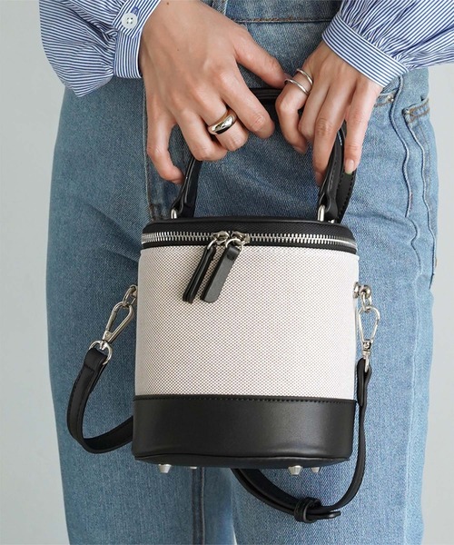 titivate（ティティベイト）の「2wayｷｬﾝﾊﾞｽﾐﾆﾊﾞｯｸﾞ（ハンドバッグ・レディース・ブラック・FREE）」の13枚目の写真