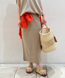 バックスリットフライススカート