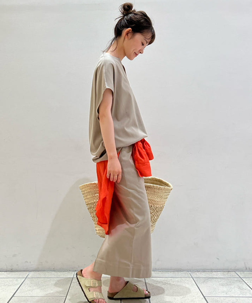 Spick & Span（スピックアンドスパン）の「バックスリットフライススカート（スカート・レディース・ブラック/ベージュ・38/36）」の4枚目の写真