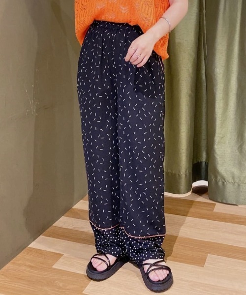 Sugar spoon(シュガースプーン)の「・SUGAR SPOON 2パターンキリカエパンツ(その他パンツ・レディース・ベージュ/ブラック・FREE)」の2枚目の写真