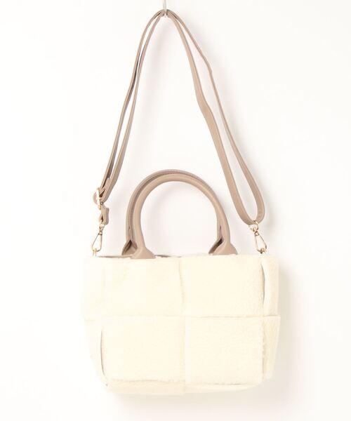 COOCO（クーコ）の「【COOCO】ポーチ付きエコボアメッシュ２WAYトートバッグ(826422)（トートバッグ・レディース・グレー/ホワイト/ブラウン・ALL）」の2枚目の写真