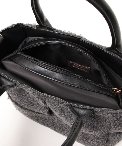 COOCO（クーコ）の「【COOCO】ポーチ付きエコボアメッシュ２WAYトートバッグ(826422)（トートバッグ・レディース・グレー/ホワイト/ブラウン・ALL）」の9枚目の写真
