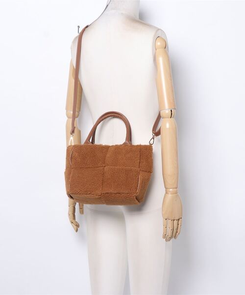 COOCO（クーコ）の「【COOCO】ポーチ付きエコボアメッシュ２WAYトートバッグ(826422)（トートバッグ・レディース・グレー/ホワイト/ブラウン・ALL）」の8枚目の写真