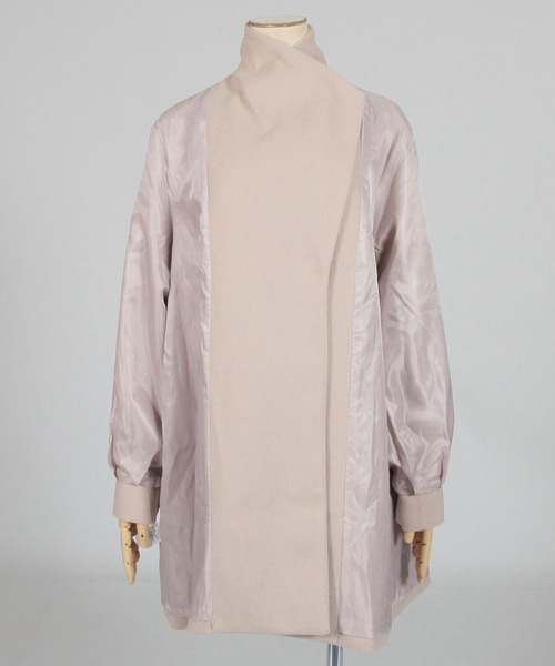Julia Boutique(ジュリアブティック)の「バルーンスリーブミディ丈コート/22565(その他アウター・レディース・ブラック/ピンクベージュ/ライトベージュ・ONE)」の11枚目の写真