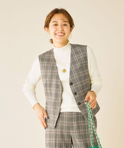 NOLLEY’S（ノーリーズ）の「衿フリルリブプルオーバーニット（ニット/セーター・レディース・オフホワイト/シルバー/ブラック/ミント・38）」の3枚目の写真