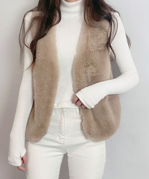 me+em select(ミームセレクト)の「※【 7color 】コンパクトボリュームフェイクファーベスト(ベスト・レディース・ホワイト/キャメル/ピンク/モカ/ベージュ/アイボリー/ブラック・FREE)」の10枚目の写真