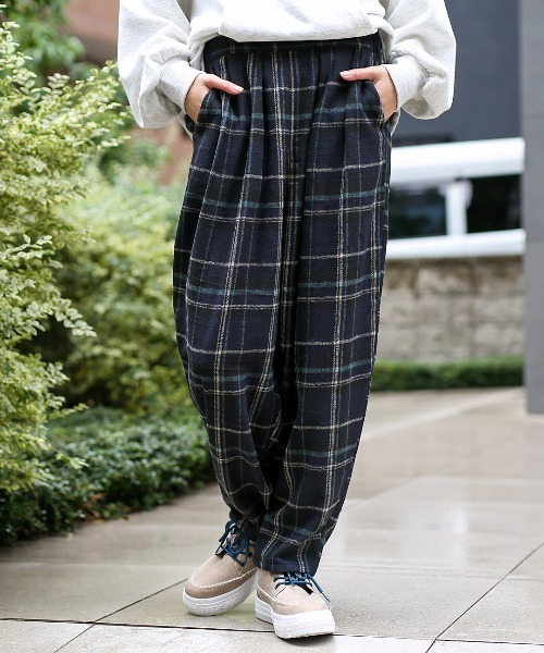 チチカカ（チチカカ）の「ワイドタックチェックパンツ（その他パンツ・レディース・ネイビー/ベージュ/カーキ・FREE）」の3枚目の写真