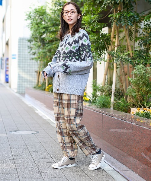 チチカカ（チチカカ）の「ワイドタックチェックパンツ（その他パンツ・レディース・ネイビー/ベージュ/カーキ・FREE）」の4枚目の写真