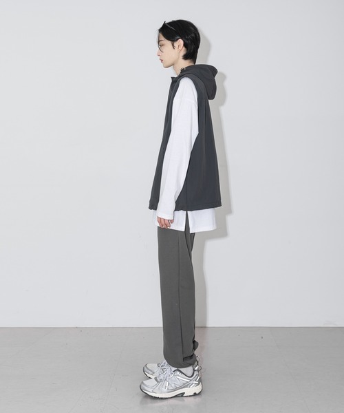 FOLLOWIN（フォロウィン）の「【UNISEX】ストリートフードアノラックベスト（ベスト・レディース・チャコール/レッド/ブラック・FREE）」の13枚目の写真