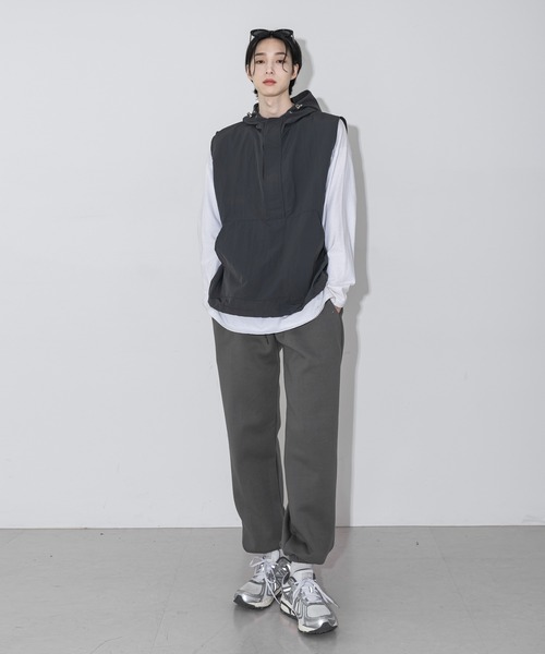 FOLLOWIN（フォロウィン）の「【UNISEX】ストリートフードアノラックベスト（ベスト・レディース・チャコール/レッド/ブラック・FREE）」の15枚目の写真