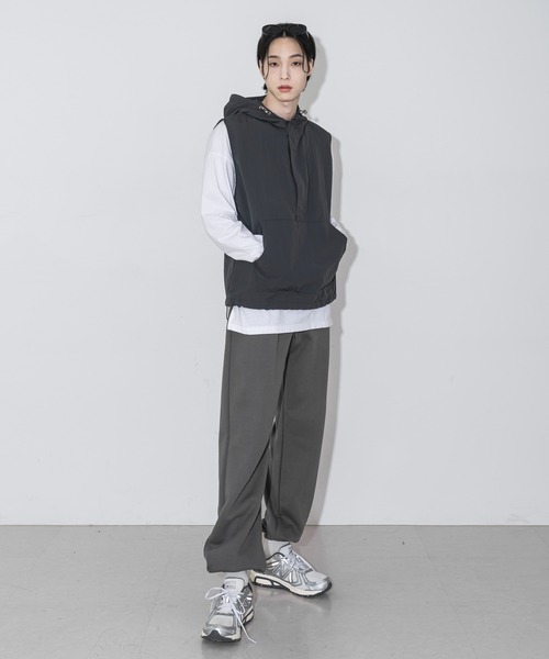 FOLLOWIN（フォロウィン）の「【UNISEX】ストリートフードアノラックベスト（ベスト・レディース・チャコール/レッド/ブラック・FREE）」の17枚目の写真