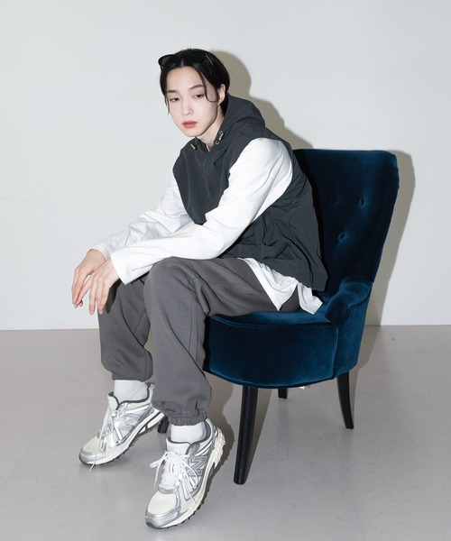 FOLLOWIN（フォロウィン）の「【UNISEX】ストリートフードアノラックベスト（ベスト・レディース・チャコール/レッド/ブラック・FREE）」の18枚目の写真