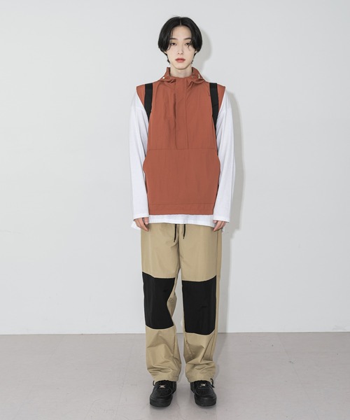 FOLLOWIN（フォロウィン）の「【UNISEX】ストリートフードアノラックベスト（ベスト・レディース・チャコール/レッド/ブラック・FREE）」の22枚目の写真