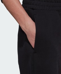 adidas（アディダス）の「アディカラー コンテンポ リラックス