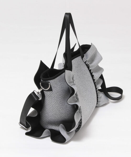 NOLLEY’S（ノーリーズ）の「ネオプレーンフリルトート（トートバッグ・レディース・ライトグレー/ブラック/カーキ・FREE）」の13枚目の写真