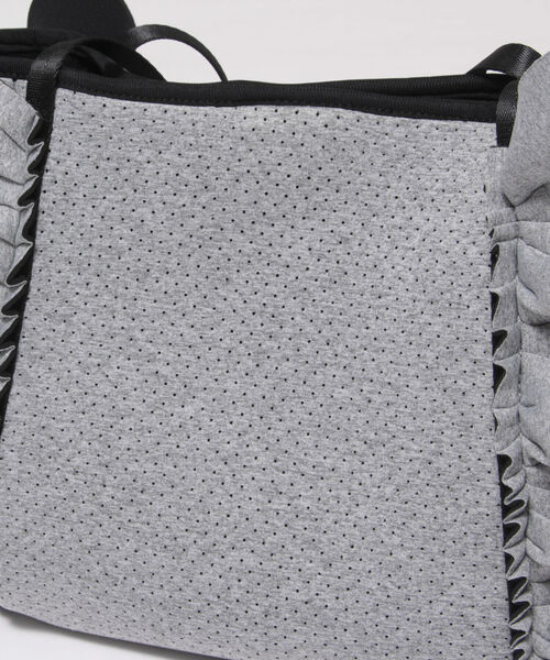 NOLLEY’S（ノーリーズ）の「ネオプレーンフリルトート（トートバッグ・レディース・ライトグレー/ブラック/カーキ・FREE）」の15枚目の写真