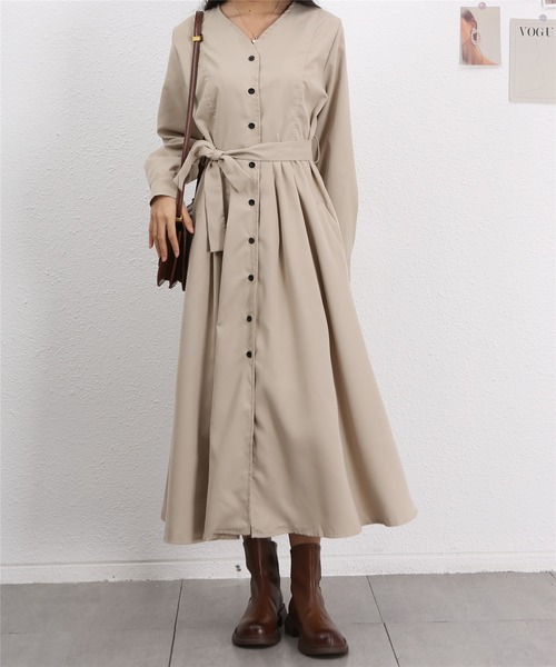 MAISON DE THERESE(メゾン ド テレーズ)の「Vネックロングシャツワンピース(シャツワンピース・レディース・グレイッシュベージュ・L)」の1枚目の写真
