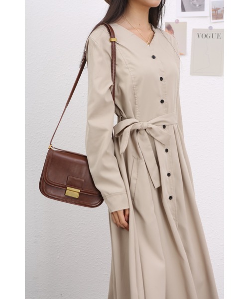MAISON DE THERESE(メゾン ド テレーズ)の「Vネックロングシャツワンピース(シャツワンピース・レディース・グレイッシュベージュ・L)」の14枚目の写真
