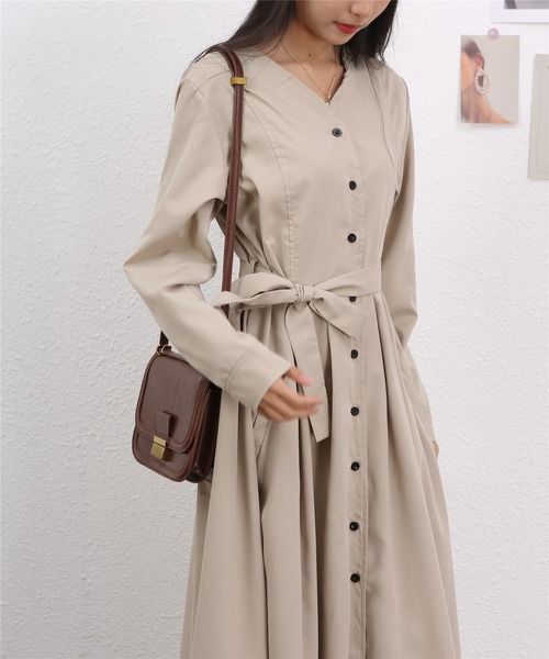 MAISON DE THERESE(メゾン ド テレーズ)の「Vネックロングシャツワンピース(シャツワンピース・レディース・グレイッシュベージュ・L)」の8枚目の写真