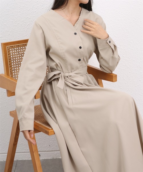 MAISON DE THERESE(メゾン ド テレーズ)の「Vネックロングシャツワンピース(シャツワンピース・レディース・グレイッシュベージュ・L)」の3枚目の写真