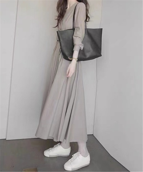 MAISON DE THERESE(メゾン ド テレーズ)の「Vネックロングシャツワンピース(シャツワンピース・レディース・グレイッシュベージュ・L)」の19枚目の写真
