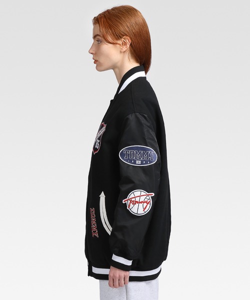 tommy jeans（トミー ジーンズ）の「オーバーサイズレターマン