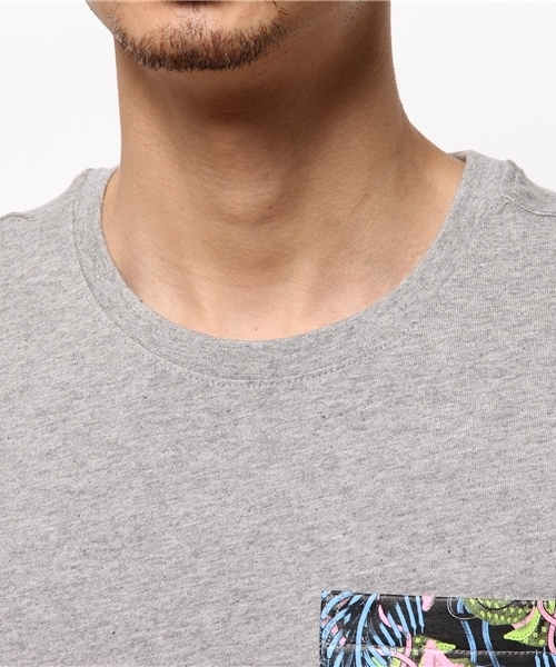 NIKE SPORTSWEAR（ナイキスポーツウェアー）の「メンズ ナイキ フローラル ポケットTシャツ NIKE FLORAL S/S POCKET TEE 746570（Tシャツ/カットソー・メンズ・ホワイト/ブラック/チャコールグレー/ダークグレー・LARGE/MEDIUM/X-LARGE/SMALL）」の14枚目の写真