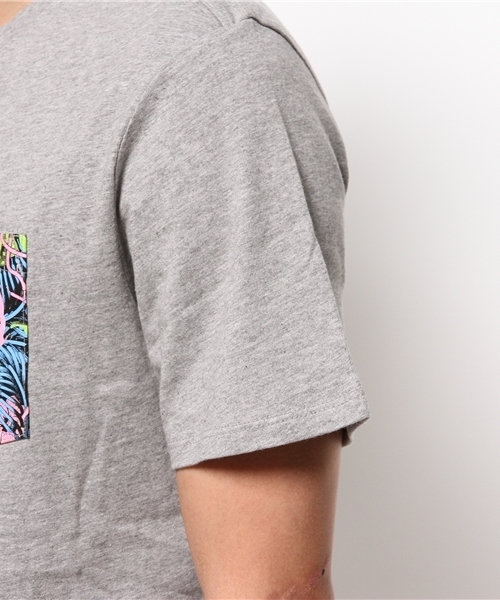 NIKE SPORTSWEAR（ナイキスポーツウェアー）の「メンズ ナイキ フローラル ポケットTシャツ NIKE FLORAL S/S POCKET TEE 746570（Tシャツ/カットソー・メンズ・ホワイト/ブラック/チャコールグレー/ダークグレー・LARGE/MEDIUM/X-LARGE/SMALL）」の15枚目の写真