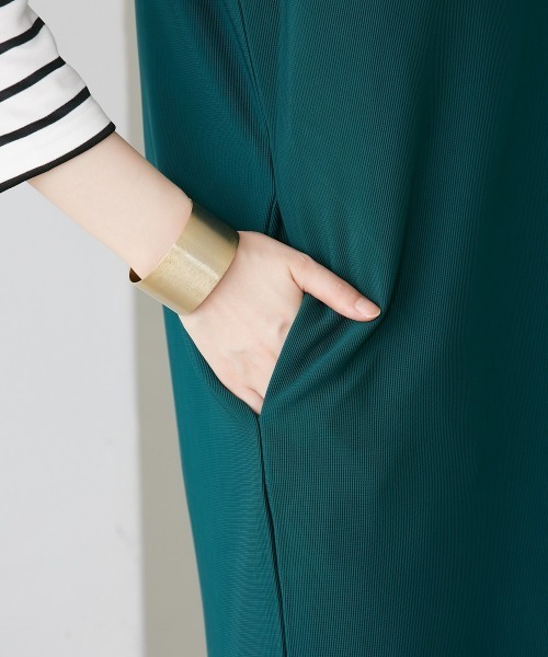 nissen（ニッセン）の「リップルジャンパースカート（Vネック・キーネック）（ジャンパースカート・レディース・ベージュ/グリーン/ブラウン/ベージュ系その他/ブラック系その他/ブラック/ブラウン系その他/ネイビー・L-XL/S-M）」の17枚目の写真