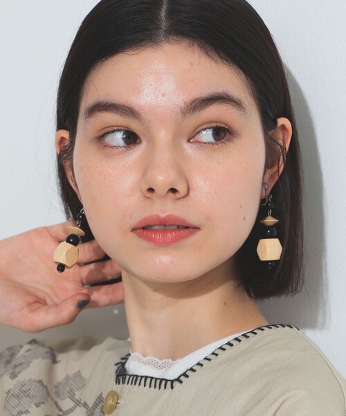 BEAMS BOY（ビームスボーイ）の「BEAMS BOY / ウッド イヤリング マルチ（イヤリング・レディース・その他・ONE SIZE）」の2枚目の写真