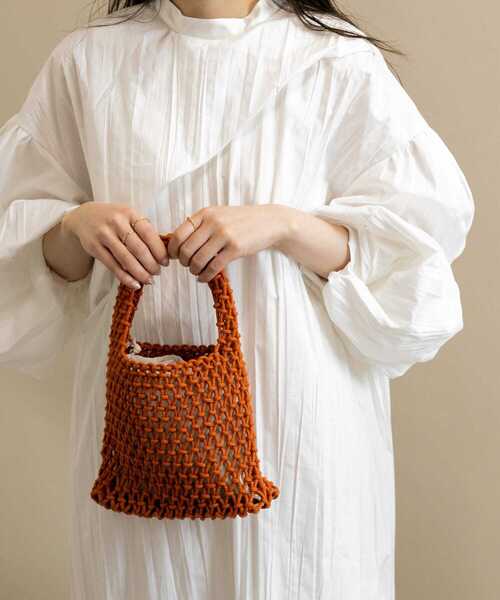 SMELLY(スメリー)の「メッシュミニバッグ(ハンドバッグ・レディース・アイボリー/ライトブラウン/ミント・-)」の16枚目の写真