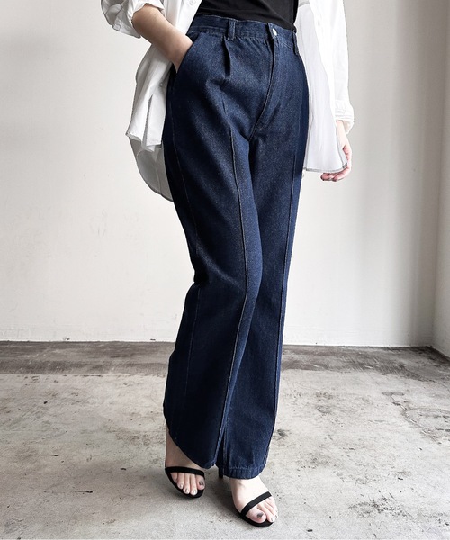 COMMON WARE（コモンウェアー）の「COMMONWARE:12ozデニムピンタックフレアパンツ（デニムパンツ・メンズ・ケミカルウォッシュ/インディゴブルー/ライトインディゴブルー/ブラック系/ブラック・L/XL/M）」の4枚目の写真
